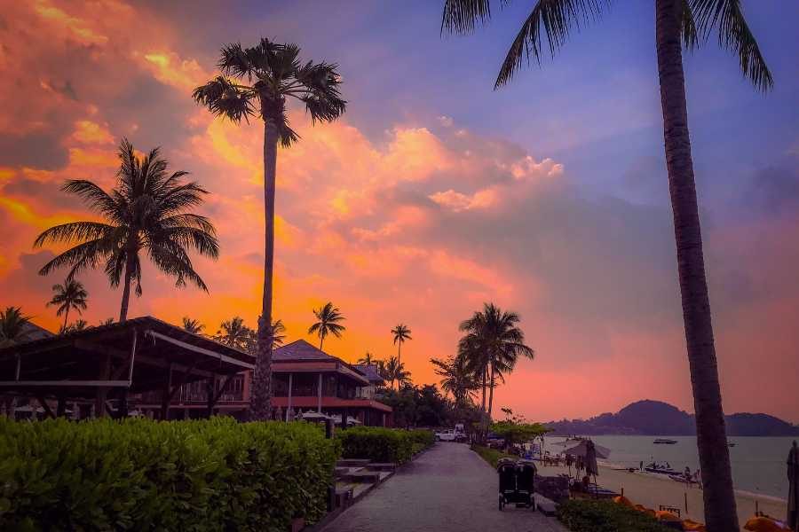 Festive Thailand: Celebrate Songkran and Loy Krathong